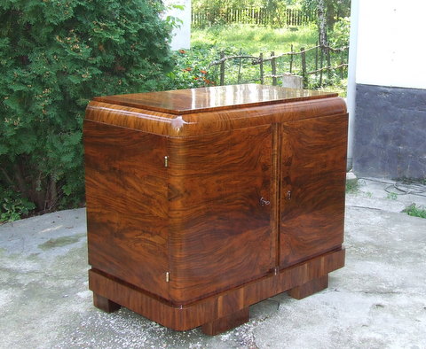 Art deco walnut side cabinet/sideboard.