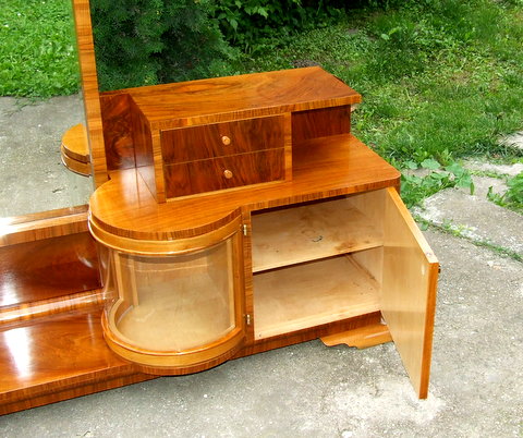 1920s dressing table.